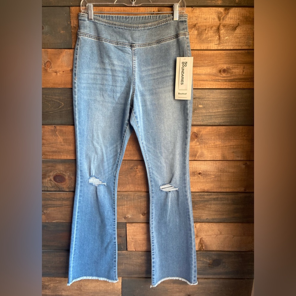 New Stylishhh stretch  No Boundaries Women's Blue Jeansl
